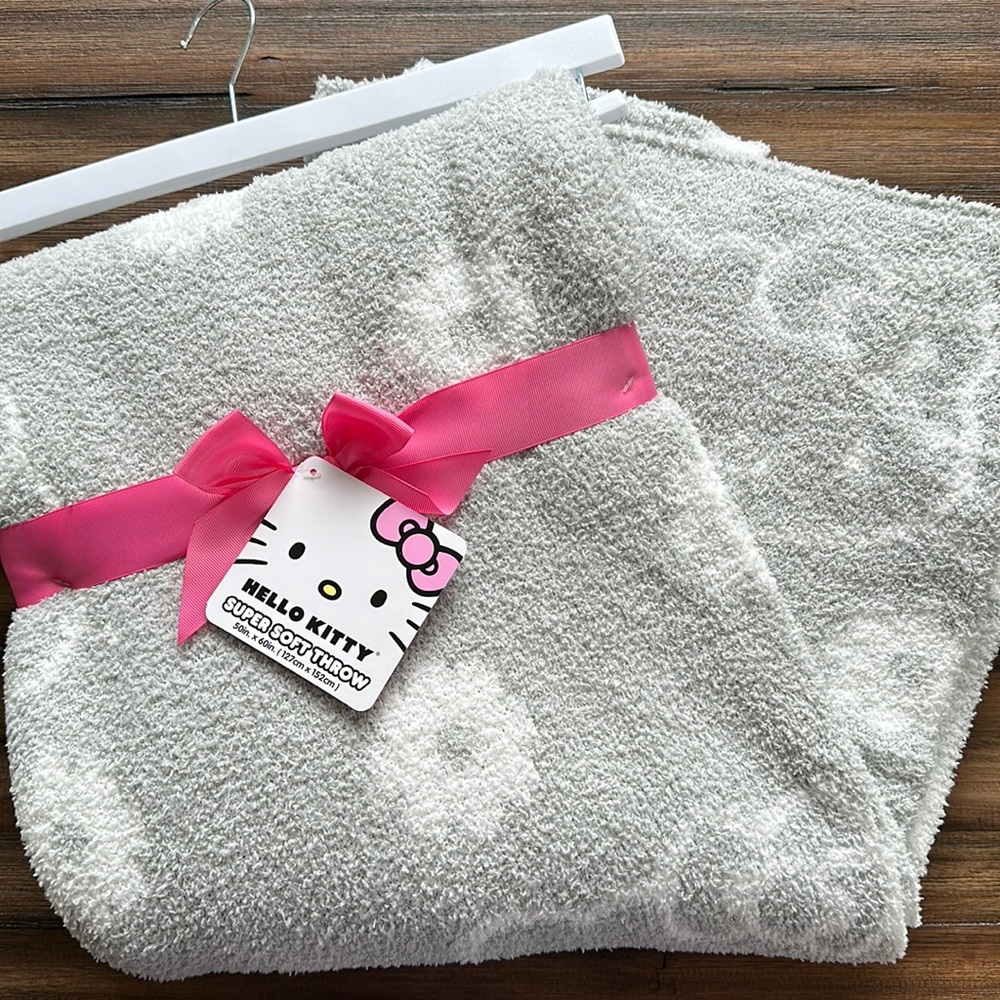 Hello Kitty Super Soft Throw Blanket